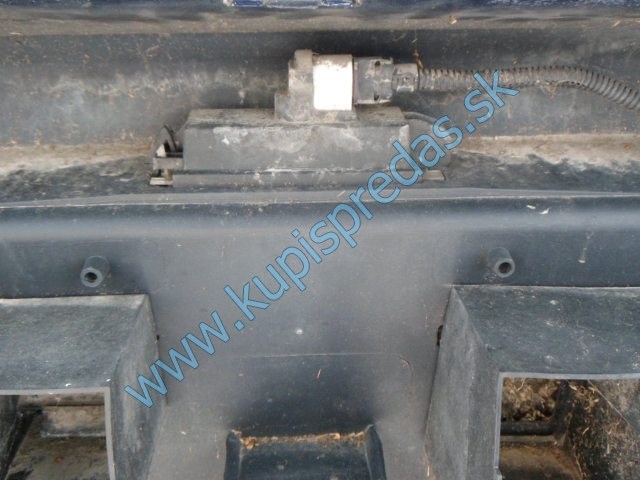 zadný nárazník na renault tháliu 1 lift, 8200445998